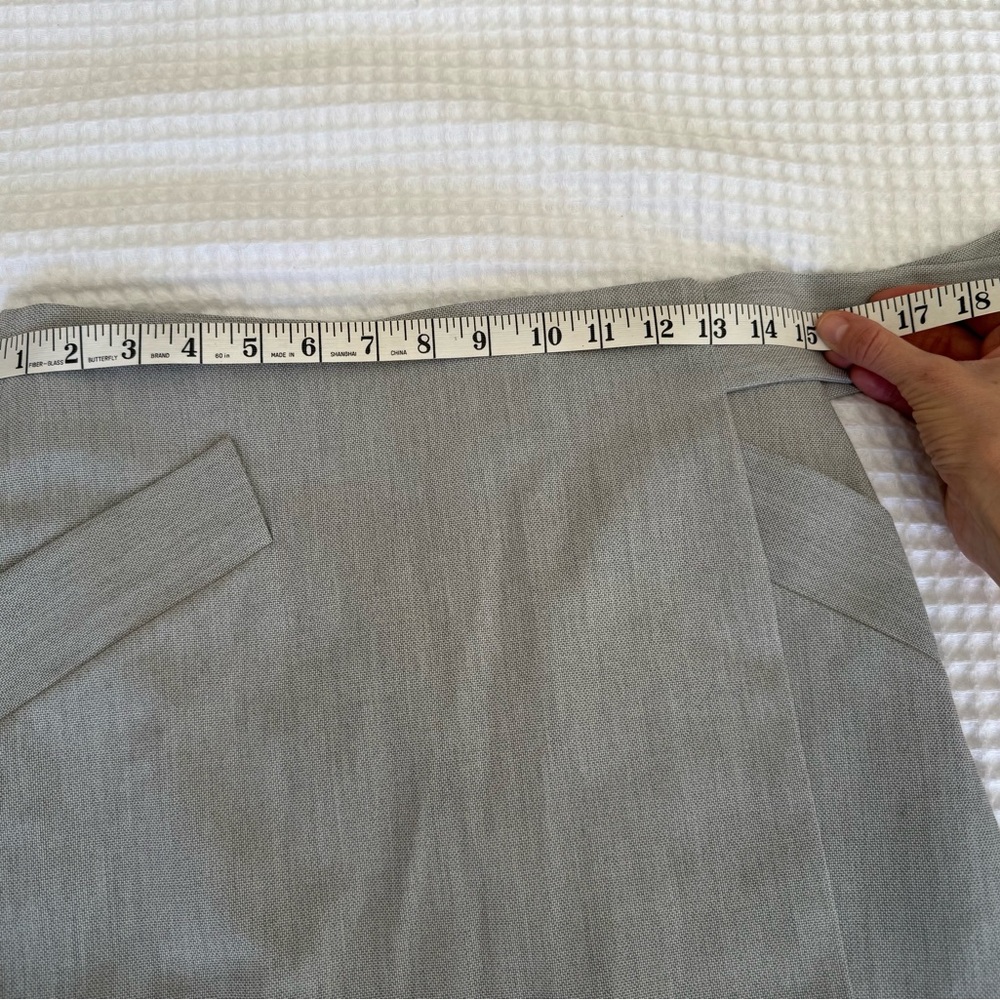 Elegant Gray BR Women's Skirt - Picture 3 of 8